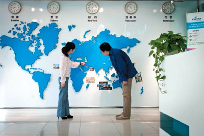 在線旅企線上爭流量、線下搶門店，傳統旅行社能否避免被“圍剿”？